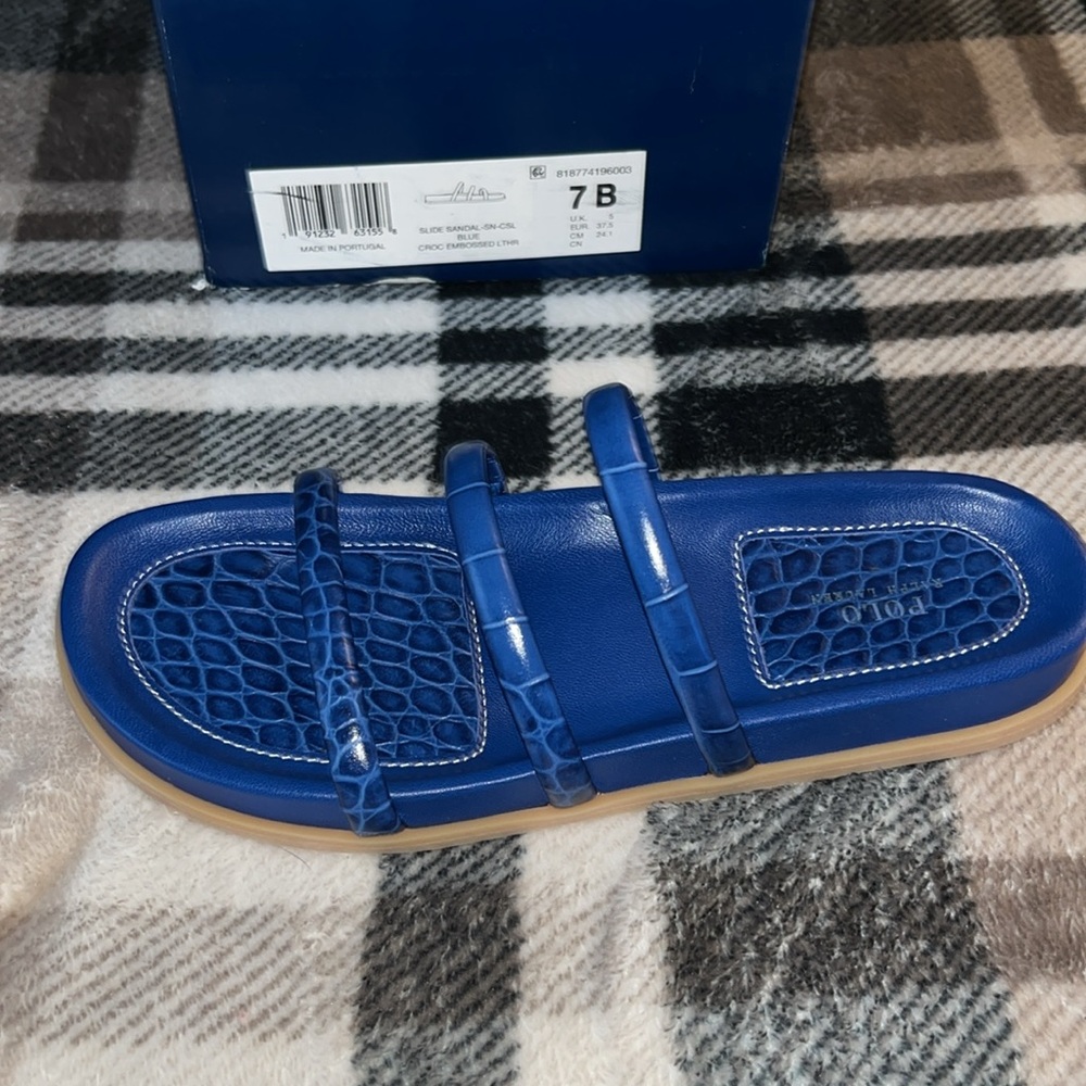 Women’s Sandal - Picture 2 of 5